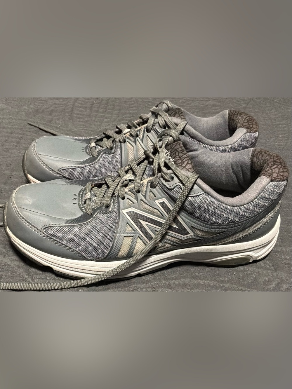 New Balance 847v2 Women's Gray Walking Shoes Size 7.5 US